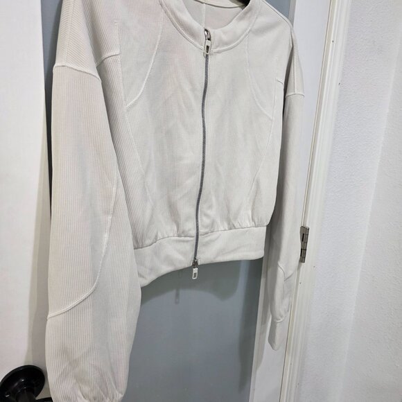 Lululemon Women’s Size 8 Cream Ribbed Bomber Jacket Cropped Zip-Up - Picture 5 of 9